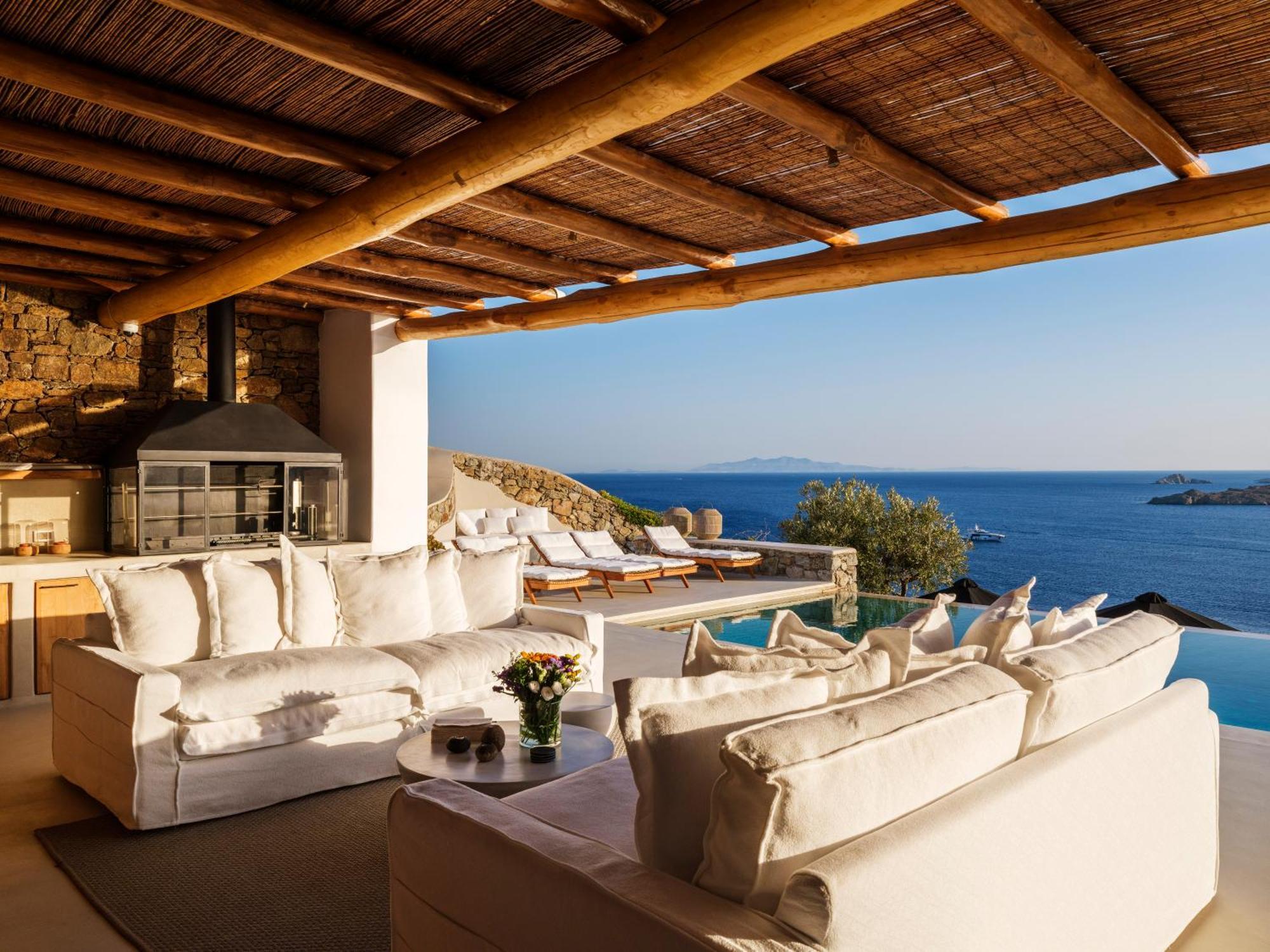 V&V Guest House - Luxury Suites Ornos  Exterior photo