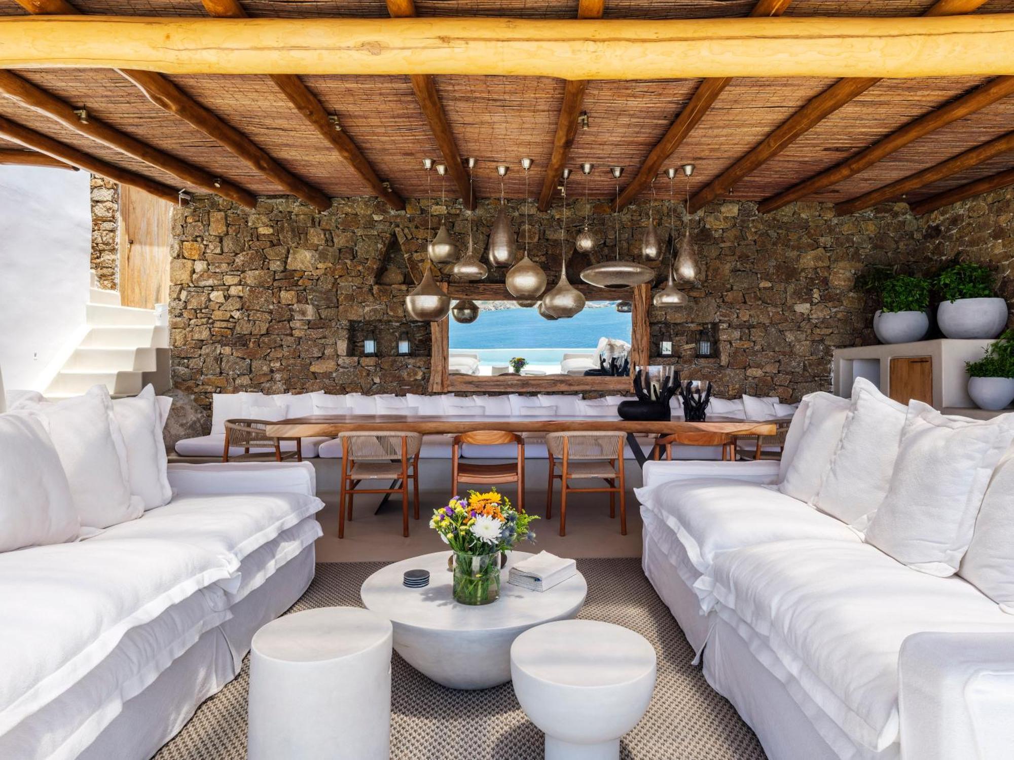 V&V Guest House - Luxury Suites Ornos  Exterior photo